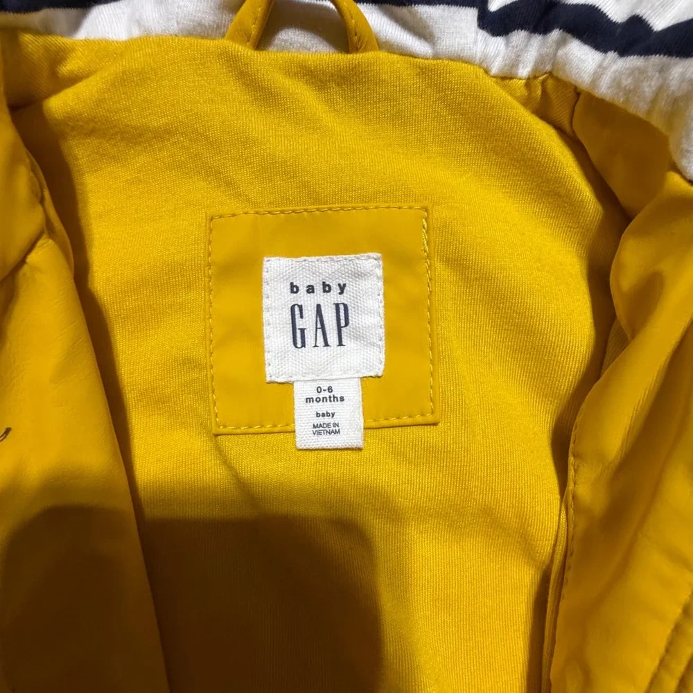 Baby GAP Yellow Hooded Raincoat Jacket Striped Lining 0-6 Months Kids Coastal